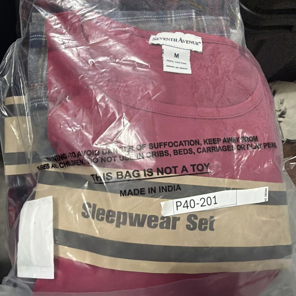 SEVENTH‎ AVENUE 4-Piece Plaid Men's PJ Set NWT SIZE M - Picture 2 of 2